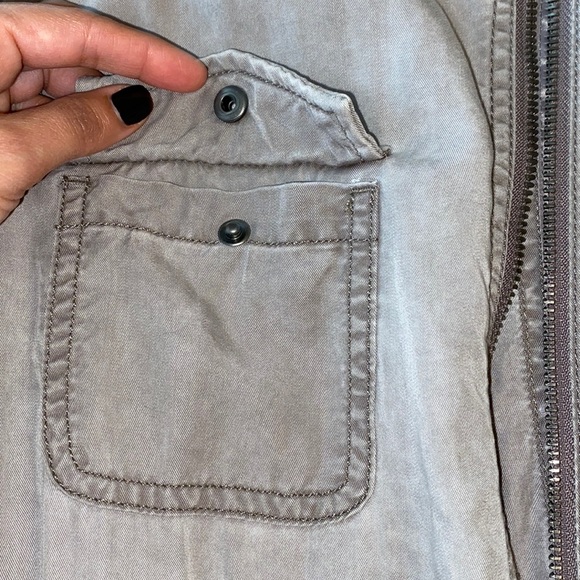 Express Utility Style Women’s Jacket - Picture 7 of 7